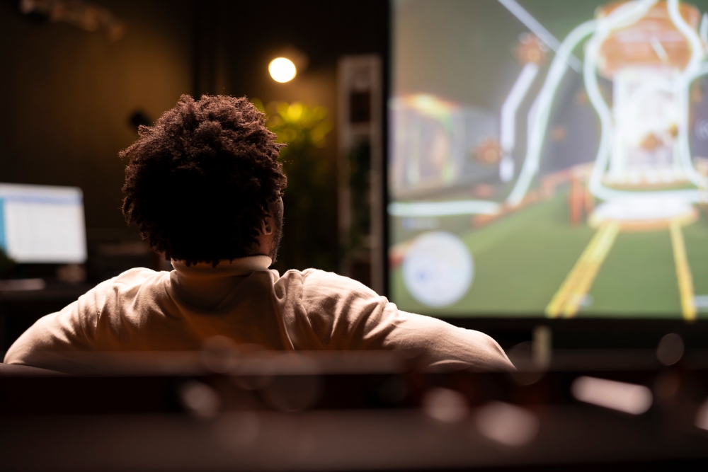 What is the ideal screen height for cinematic immersion